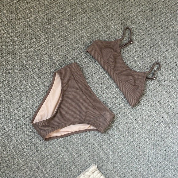 Full coverage worn once cup she bikini - Picture 3 of 3